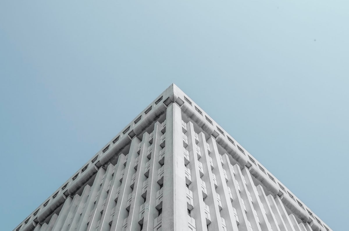 必一运动-评论员魏翊东：京鲁德比战中马德鲁加禁区内手球应该判罚点球